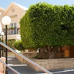 Park For Beautifully Located Apartment *