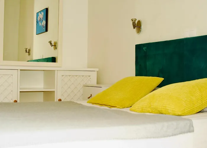 Park For Beautifully Located Апартаменты *