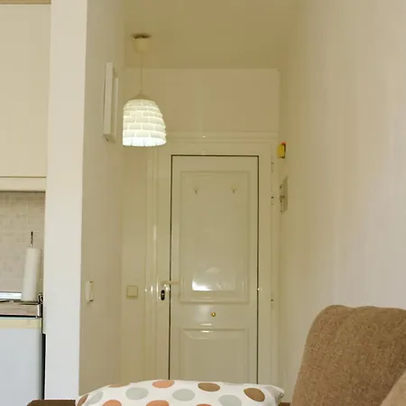 Park For Beautifully Located Lejlighed