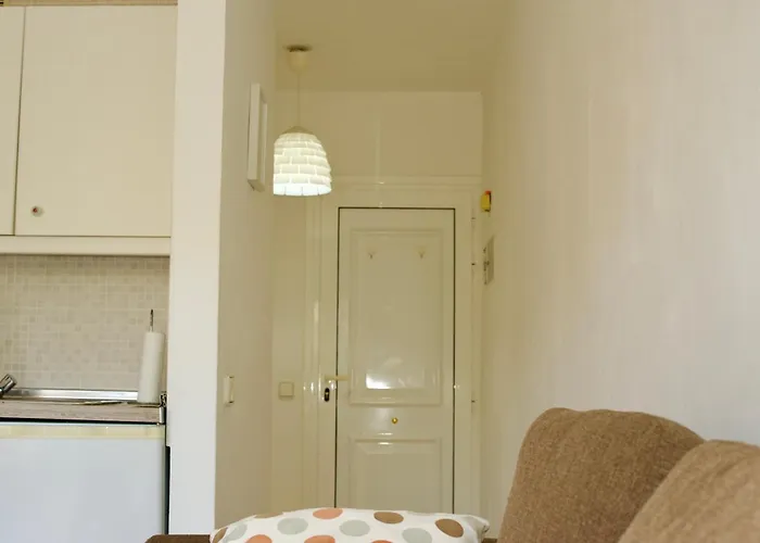 Park For Beautifully Located Lejlighed